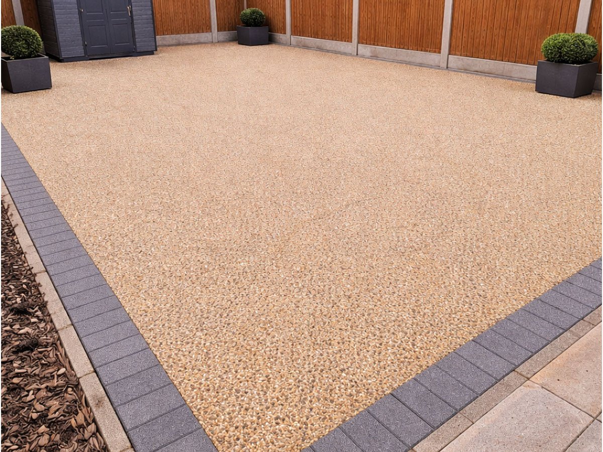 resin-bound-patio-hightown